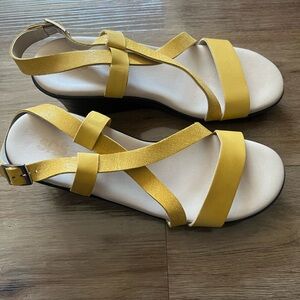 New  SAS Delight Cross Strap Wedge
Sandal YELLOW WEB Size 9